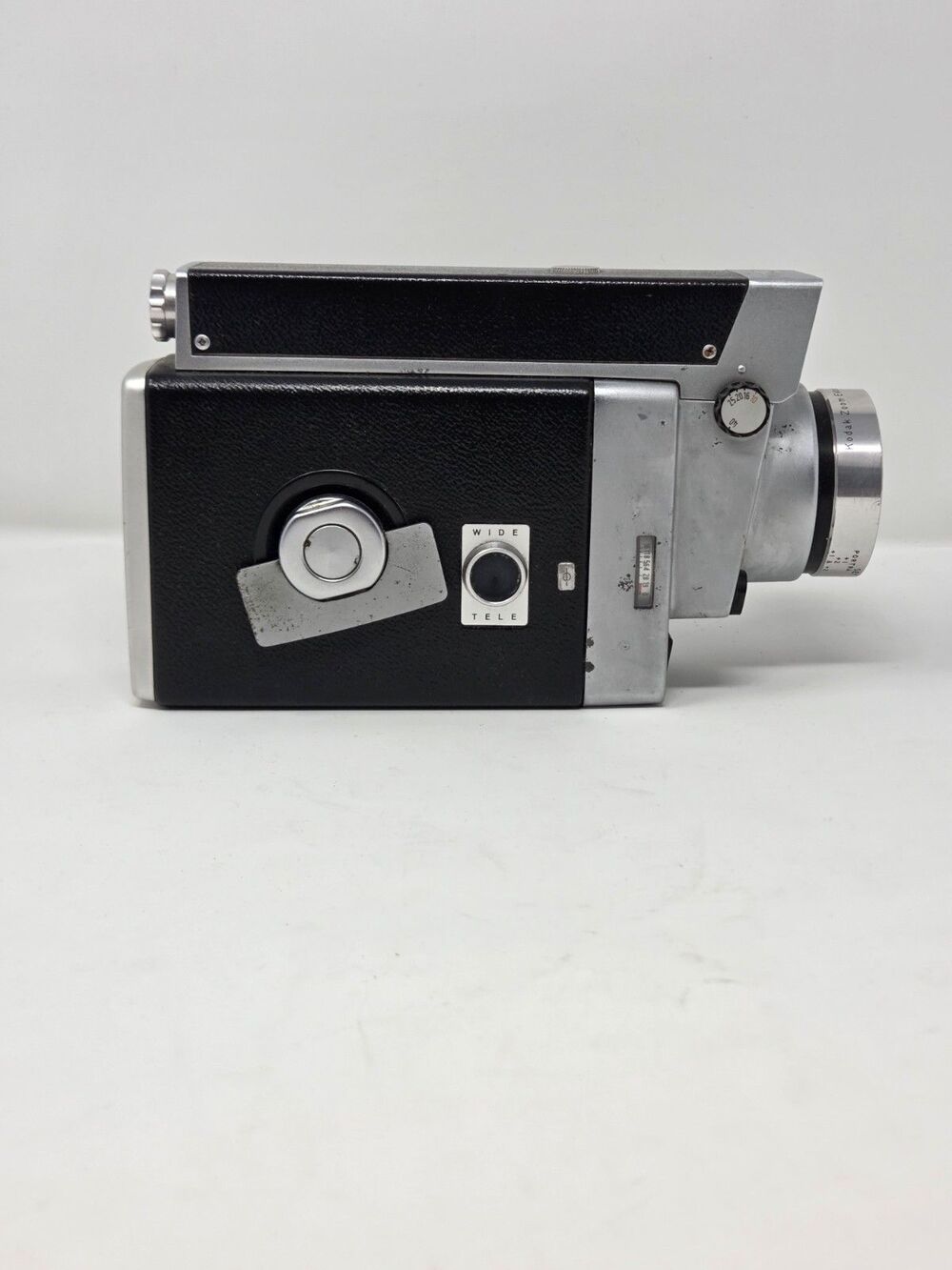 Kodak Zoom 8 Reflex Camera Automatic f/1.9 Working 8mm w/ Vintage Film - Picture 4 of 16